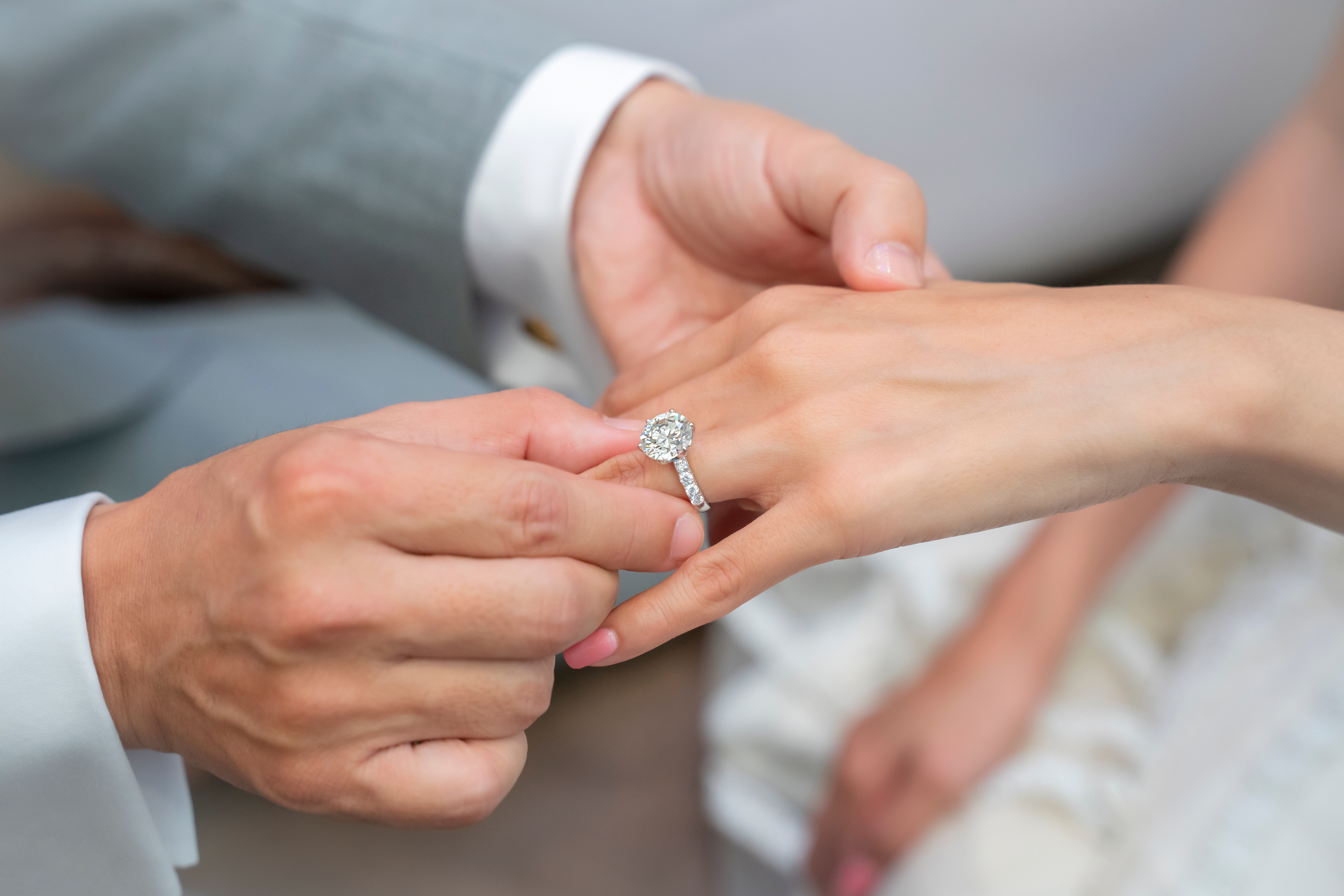 How Can You Choose Best Wedding Rings for Women? | by Glamira.ca | Medium
