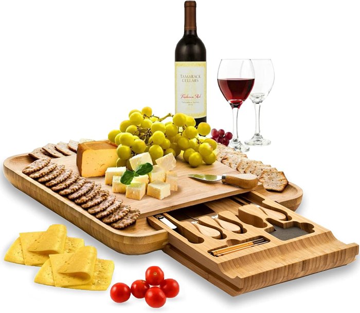 Bambüsi Premium Cheese Board and Knife Set