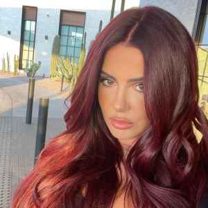 Brielle Biermann Claims Several Male Bravo Personalities Keep Sending Her Flirty Messages