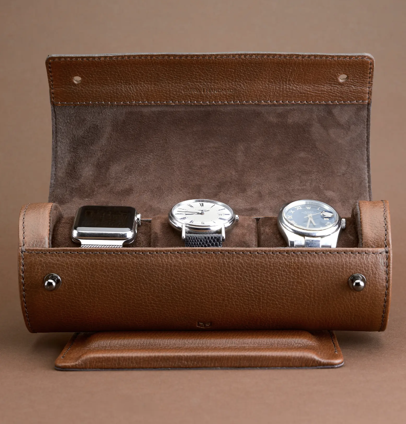CARPA LEATHER 4-Watch Case & Stand