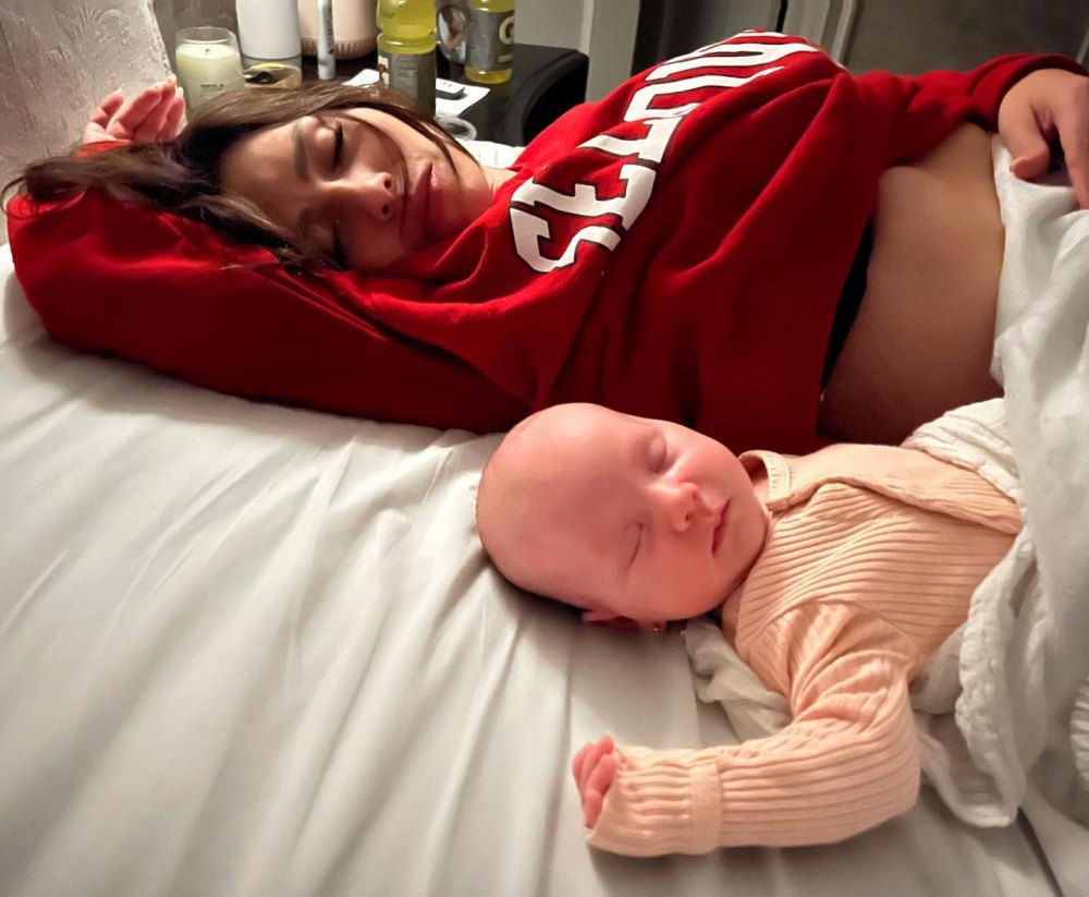 Hilaria Baldwin Shows &lsquo;6-Week Postpartum Bump&rsquo; After Giving Birth to Her 7th Child 3