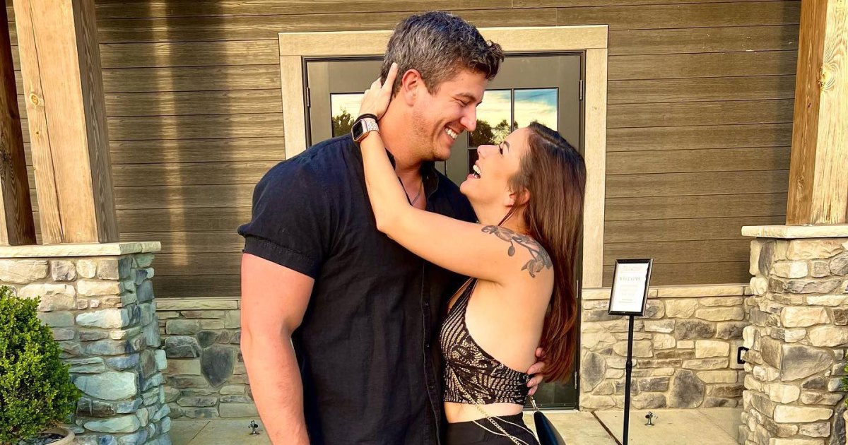 Love Is Blind’s Matt Barnett and Amber’s Relationship Timeline Love Is Blind’s Matt Barnett and Amber’s Relationship Timeline