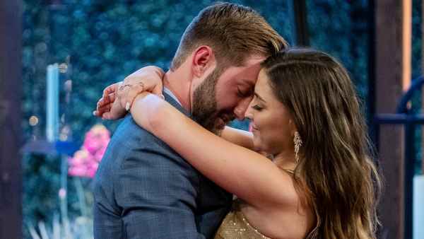 Love Is Blind’s Colleen Reed and Matt Bolton Are Planning 2nd Wedding Ceremony, Talk Plans for Kids 448