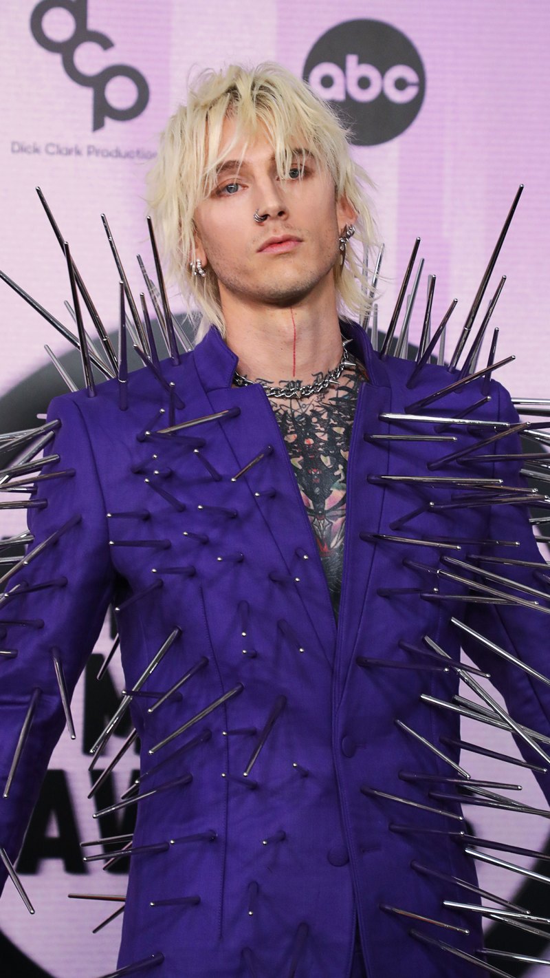 Machine Gun Kelly Attends 2022 American Music Awards in Spike-Covered Purple Suit- Photos American Music Awards (AMAs) 2022 019 American Music Awards, Arrivals, Los Angeles, California, USA - 20 Nov 2022