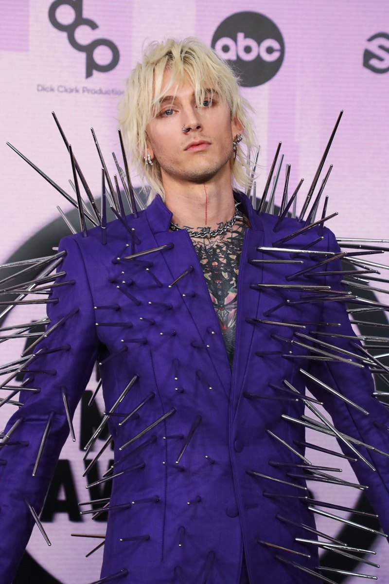 Machine Gun Kelly Attends 2022 American Music Awards in Spike-Covered Purple Suit- Photos American Music Awards (AMAs) 2022 019 American Music Awards, Arrivals, Los Angeles, California, USA - 20 Nov 2022