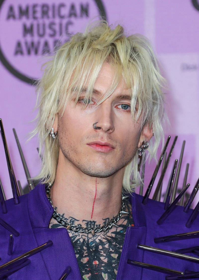 Machine Gun Kelly Attends 2022 American Music Awards in Spike-Covered Purple Suit- Photos American Music Awards (AMAs) 2022 020 American Music Awards, Arrivals, Los Angeles, California, USA - 20 Nov 2022