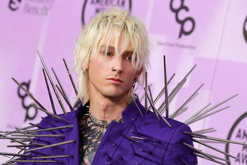 Machine Gun Kelly Attends 2022 American Music Awards in Spike-Covered Purple Suit- Photos American Music Awards (AMAs) 2022 022 American Music Awards, Arrivals, Los Angeles, California, USA - 20 Nov 2022