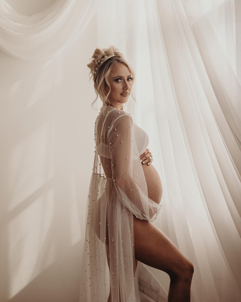 Patrick Mahomes' Wife Brittany Matthews Reveals She's 'Embraced' Her Body 'More This Pregnancy' Ahead of Baby No. 1  2