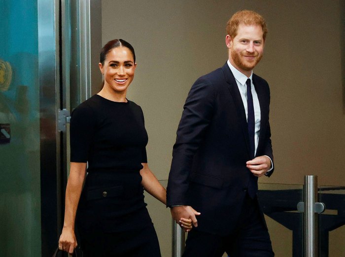 Prens Harry ve Meghan Markle, Farewell Tour 2'de Elton John'a Tatlı Bir Saygıyla Şefkatli Oluyor