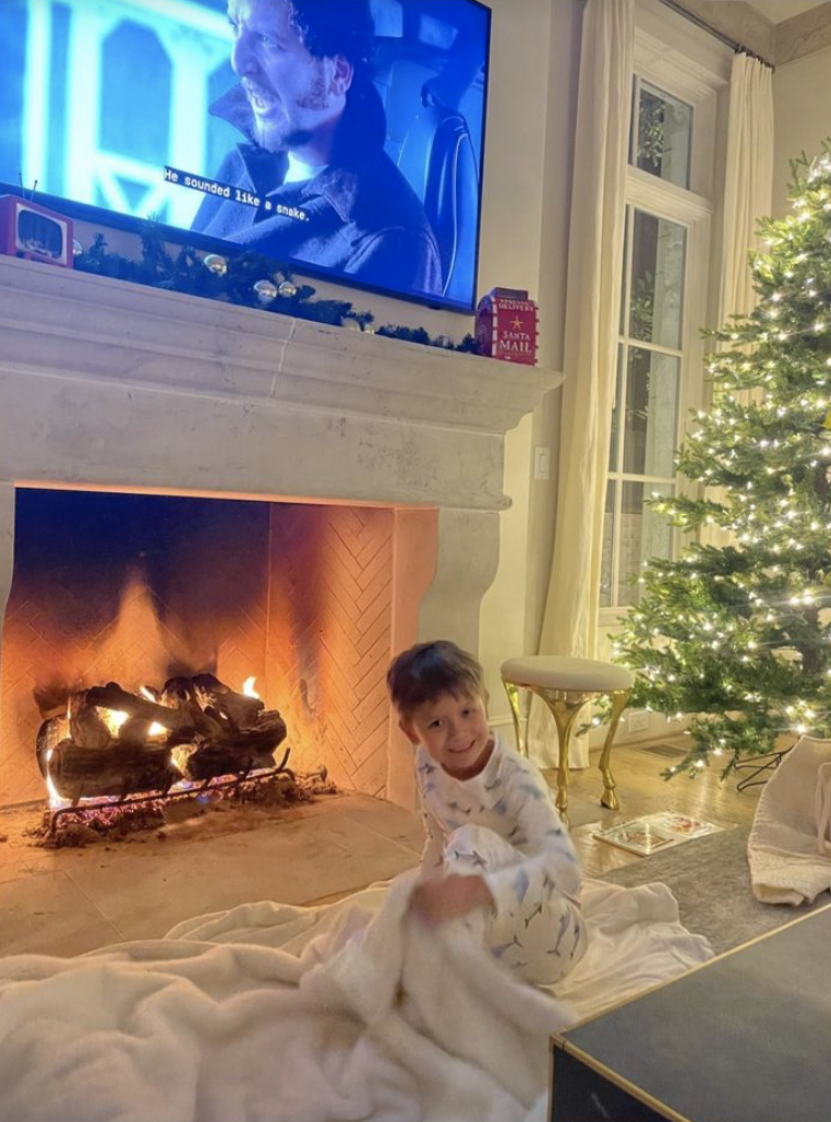 Sean Lowe- Celebs Decorating Their Homes for 2022 Holidays