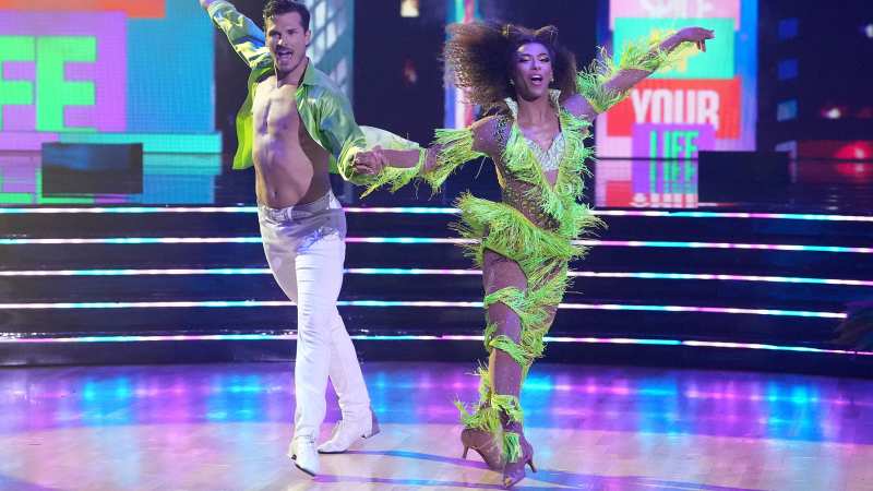 Shangela and Gleb Savchenko Dancing With the Stars DWTS 90s Night