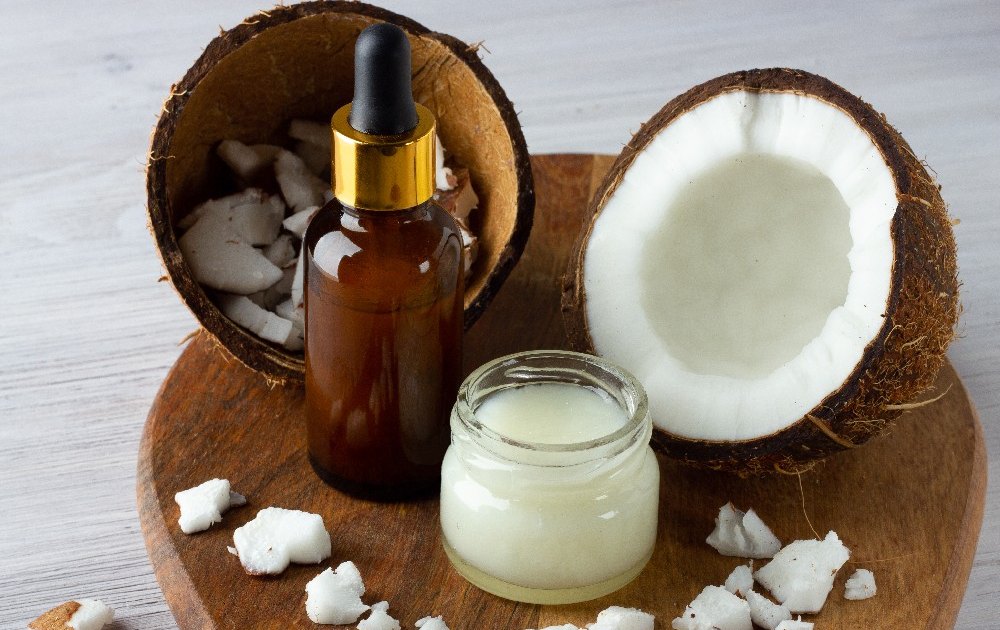 How to Pick the Correct Coconut Oil For Your Face and Hair