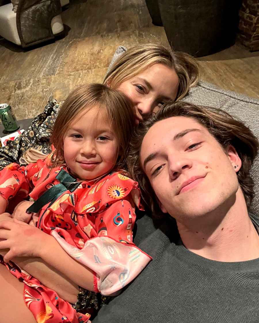 ‘Great-ful Weekend’! Kate Hudson Snuggles Kids During Thanksgiving Bash