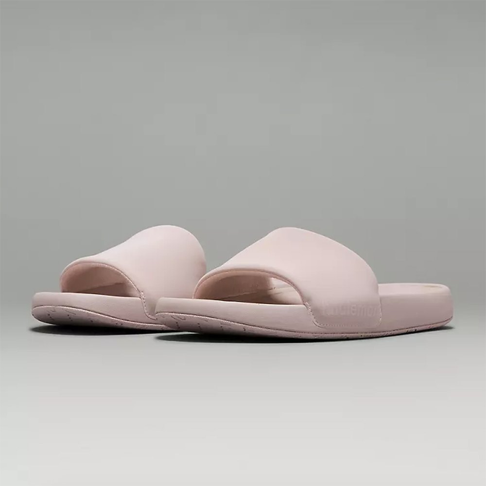 lululemon-holiday-gifts-slides