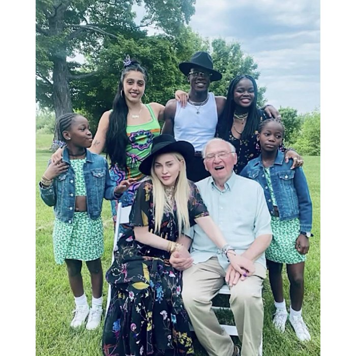 Madonna Shares Rare Family Photo With All 6 Kids on Thanksgiving: 'What I'm Thankful For'
