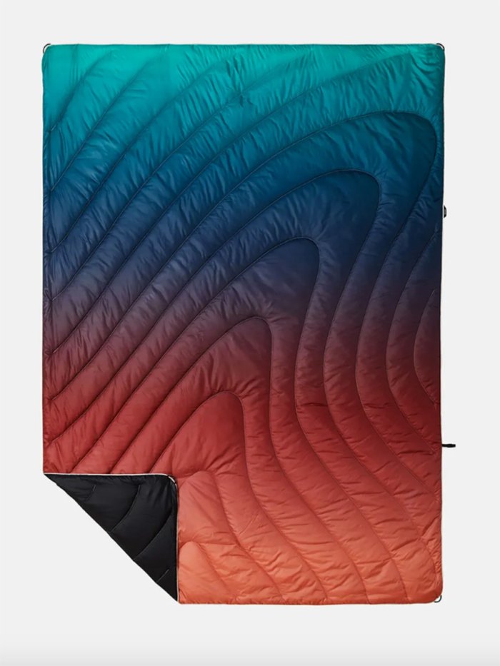 outdoor-voices-pre-black-friday-sale-puffer-blanket