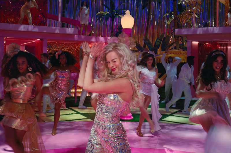 A Complete Guide to Margot Robbie and the 'Barbie' Cast's Best Outfits in the 1st Teaser: Photos