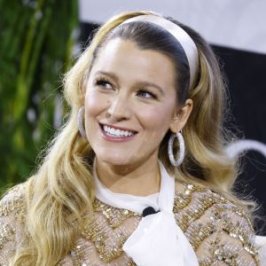 Blake Lively Trolls Her Pregnancy Cravings With Behind-the-Scenes Look at Her Go-To Deli Sandwich ivory headband
