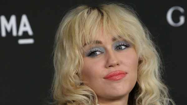 Celebs With Wolf Cut Miley Cyrus