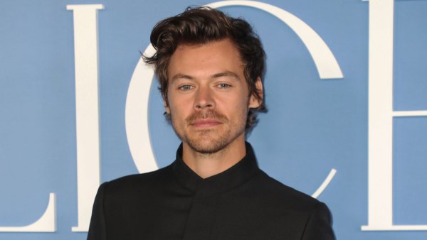 arry Styles Celebrates the Holidays With His Mom and Sister After Olivia Wilde Split large belt