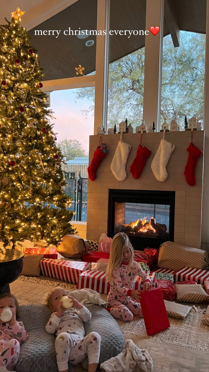 How Bachelor Nation Celebrated Christmas 2022- See Festive Photos of Hannah Brown, Sean Lowe and More - 281