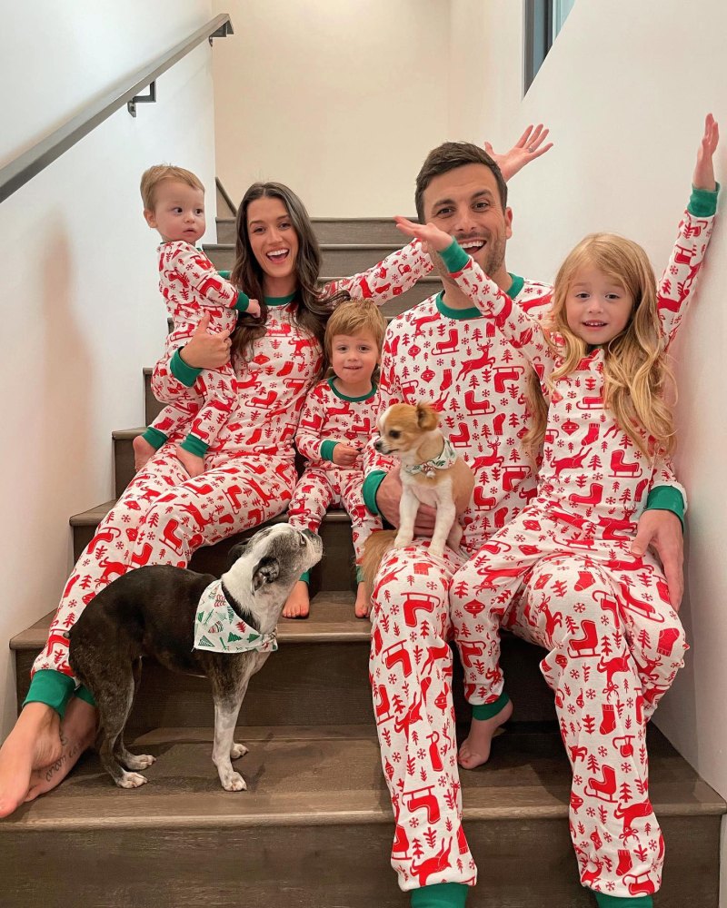Jade Roper and Tanner Tolbert Jade Roper Instagram Stars Celebrating Holiday Seasons With Their Beloved Pets