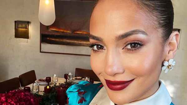 Jennifer Lopez Christmas Dress