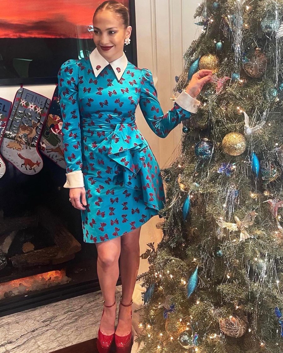 Jennifer Lopez Christmas Dress