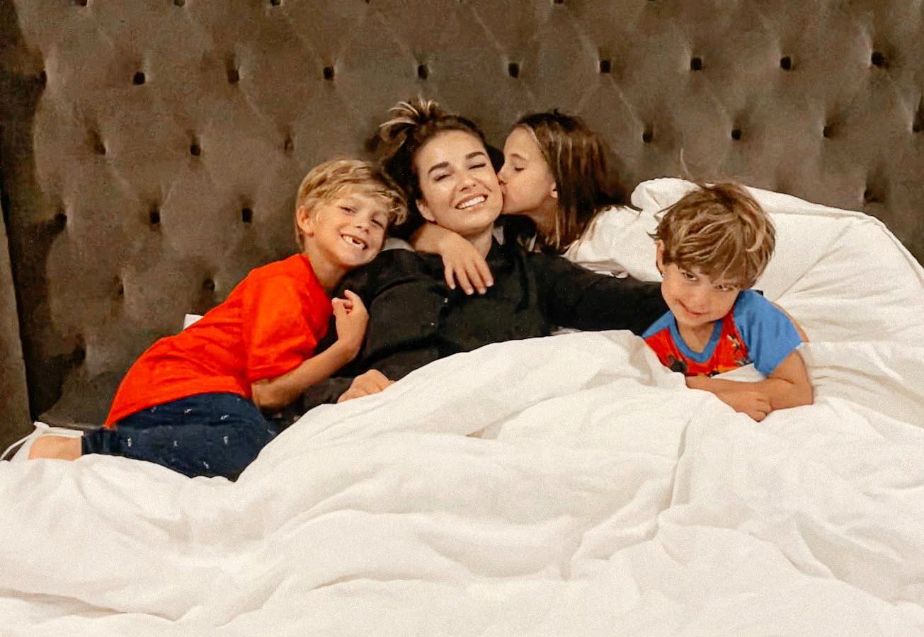 Jessie James Decker 'Knows' What a Good Mom She Is Amid Kids' Abs Controversy: 'We Tune Out the Noise'