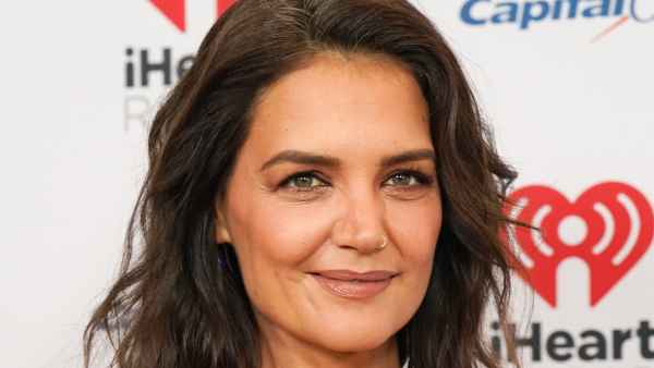 Katie Holmes Just Brought Back a Questionable Early 2000s Trend on the Red Carpet