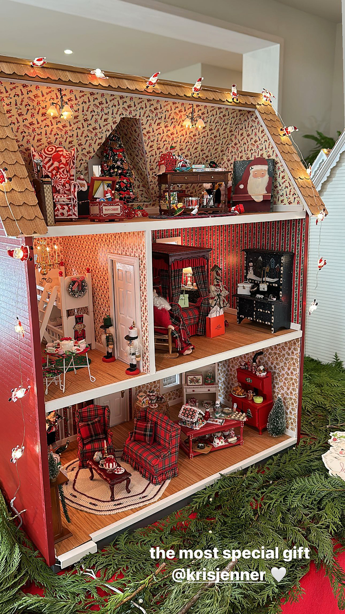 Kylie Jenner Gushes Over 'Special' Christmas Gift From Kris Jenner- See Her Dollhouse - 305