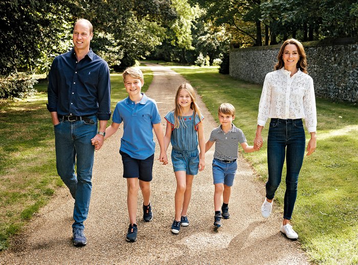 Prince William and Princess Kate Are All Smiles in 2022 Holiday Card Alongside Prince George Princess Charlotte and Prince Louis 183