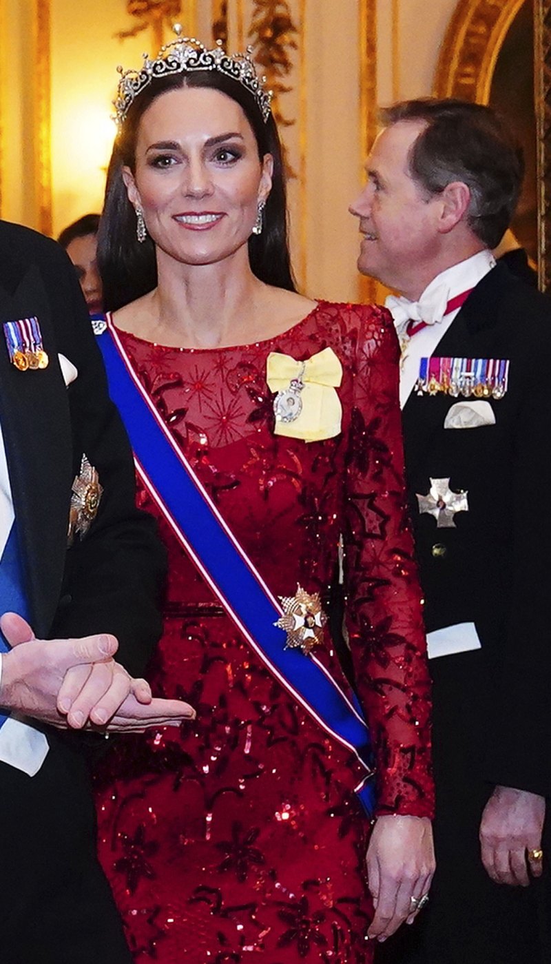 Prenses Kate Tiara 755 Royals, Londra, Birleşik Krallık - 06 Aralık 2022 Britanya'nın Galler Prensesi Kate, Londra'daki Buckingham Sarayı'ndaki Diplomatik Birlik resepsiyonu sırasında