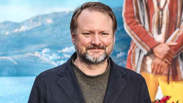 Rian Johnson Reveals Why He Is 'Pissed Off‘ About the Title for 'Knives Out' Sequel 'Glass Onion‘ sweater under blazer
