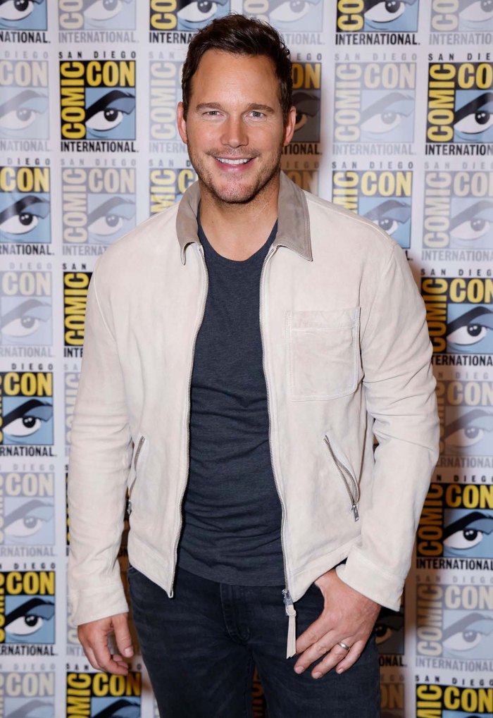 Chris Pratt'ın Arıcıyı Taklit Ettikten Sonra Gözüne Ağrılı Arı Sokmasını Görün