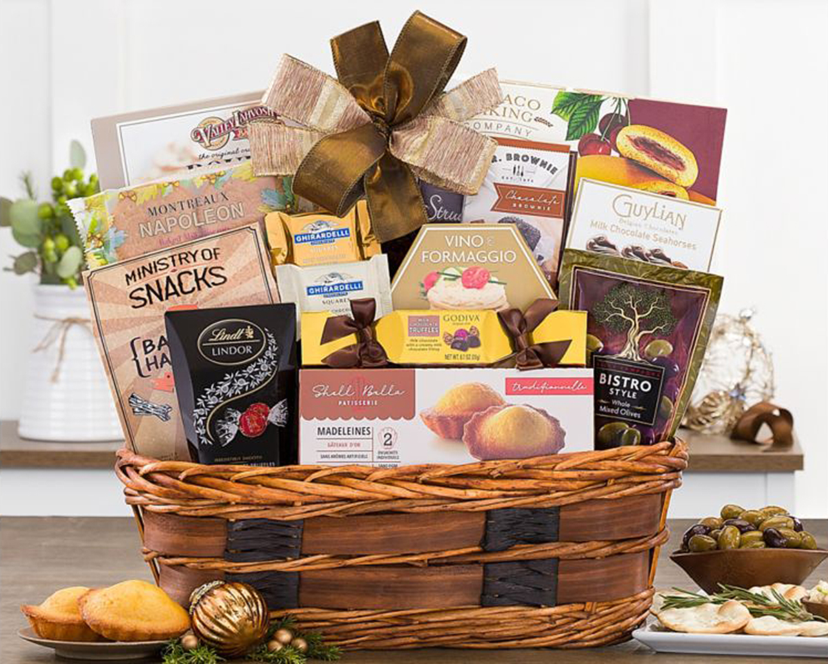 Amazon.com: Baskets For Gifts Empty, 5 PCS Sturdy Diy Bulk Gift Basket  Kraft Market Tray Cardboard Basket With Handles, Gift Basket Kit Supplies  Wrap To Fill For Birthday Christmas Valentines Thanksgiving :