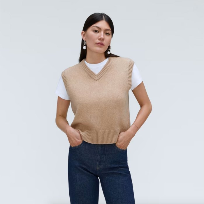 best-cashmere-pieces-everlane-sweater-weste