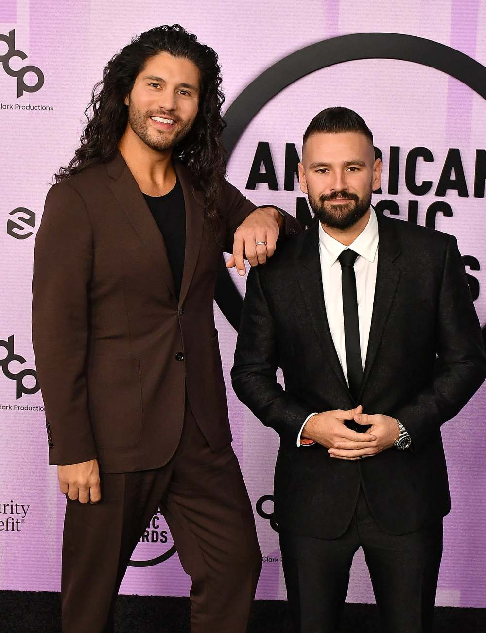 Dan + Shay&rsquo;s Shay Mooney Reflects on 50-Pound Weight Loss: &lsquo;It&rsquo;s Weird Not Recognizing Yourself&rsquo;