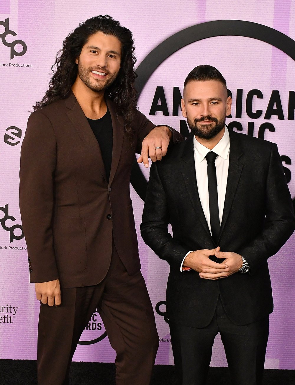 Dan + Shay’s Shay Mooney Reflects on 50-Pound Weight Loss: ‘It’s Weird Not Recognizing Yourself’