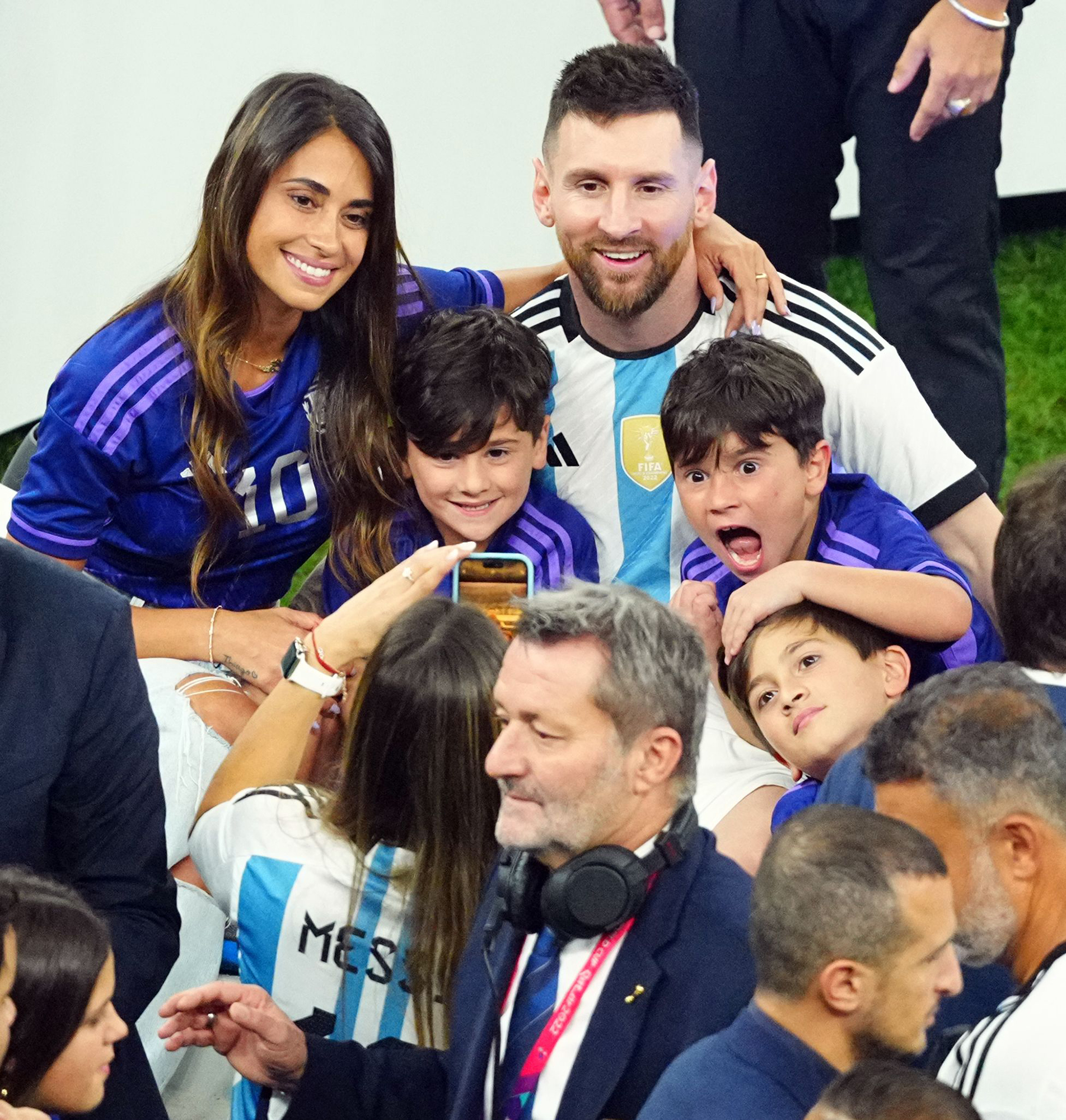 Lionel Messi Celebrates World Cup Win With Wife, Sons Photos image