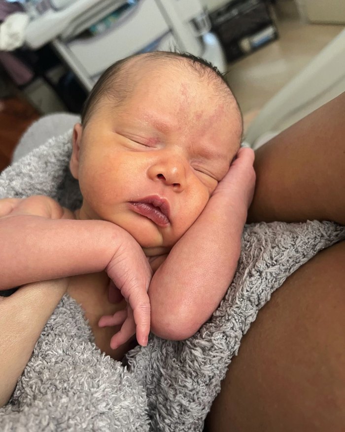 Chrissy Teigen Shares 1st Solo Photo of Her and John Legend's Newborn Daughter Esti- ‘Out Here Lookin Like a Baby’ - 344