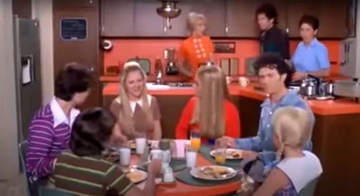 Christine Taylor Argued With Brady Bunch Movie Director Over Sure Jan Scene 4