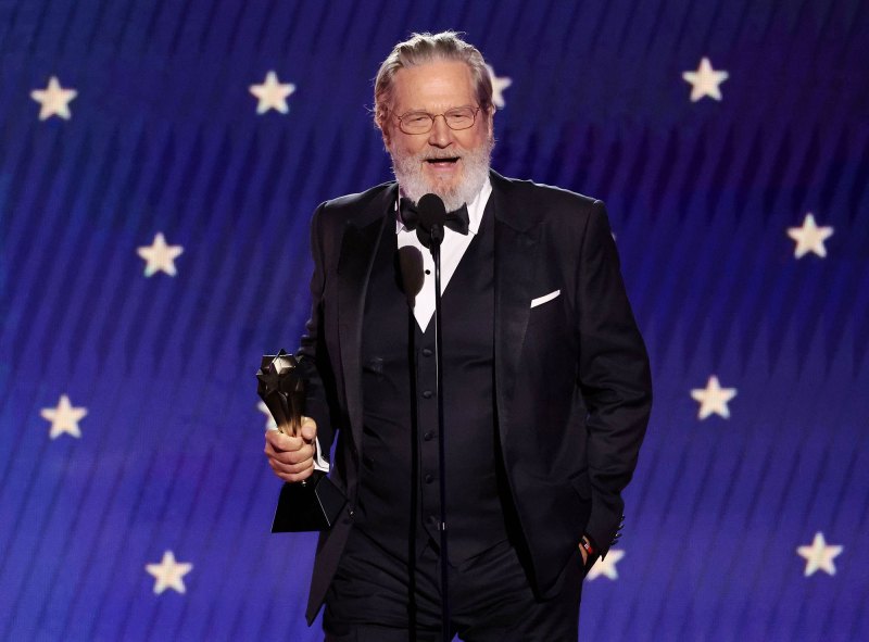 Jeff Bridges Does His Best Everything About His Battle With Lymphoma Critics' Choice Awards 2023 Lifetime Achievement