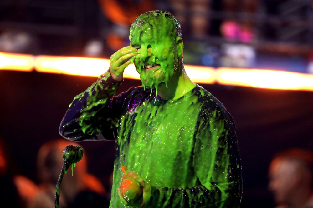 NATE BURLESON AND CHARLI D'AMELIO WILL BRING THE SLIME AS CO-HOSTS