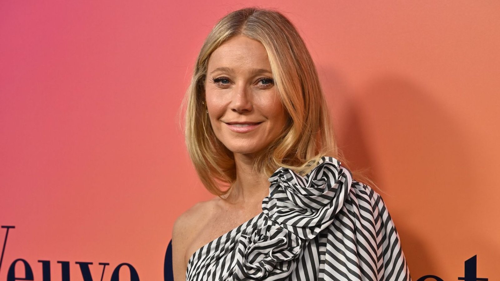 Gwyneth Paltrow Recalls ‘Doing Cocaine,’ Dancing on Tables While Partying in the ‘90s