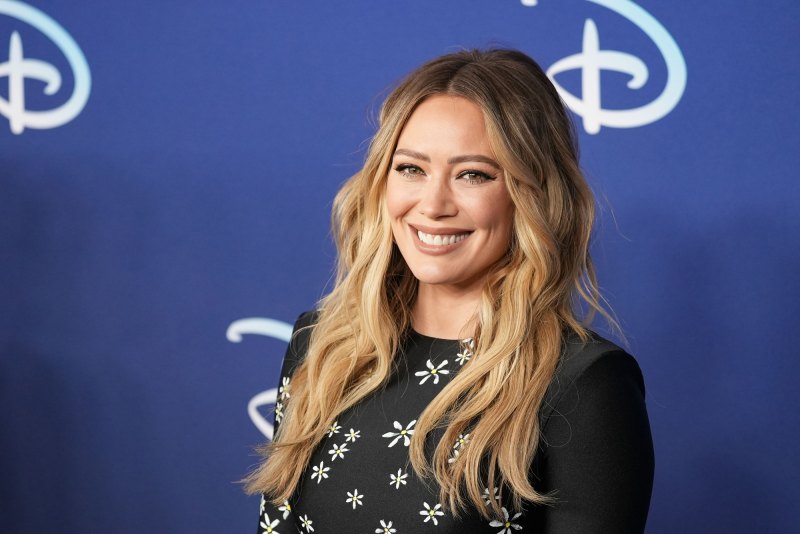 Hilary Duff Teases Another 'HIMYM' Guest Star on 'HIMYF' Season 2