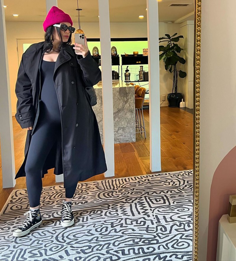Pregnant Celebrities’ Baby Bump Hall of Fame in 2023: See Photos fuscia winter hat