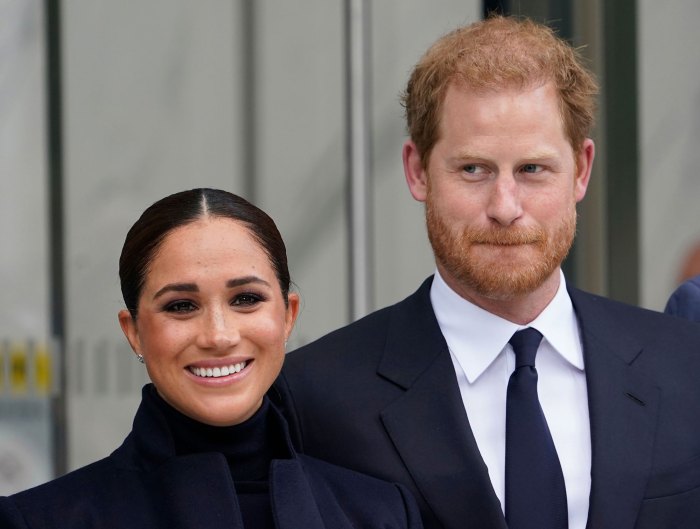 Prince Harry Shares That Meghan Markle Got Complimented for Her ‘Deep’ Curtsy When Meeting Queen for 1st Time turtleneck and navy jacket