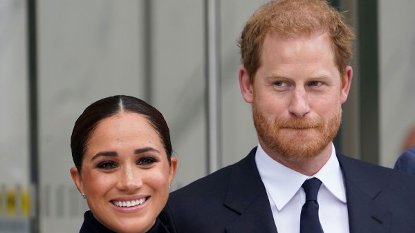 Prince Harry Shares That Meghan Markle Got Complimented for Her ‘Deep’ Curtsy When Meeting Queen for 1st Time turtleneck and navy jacket