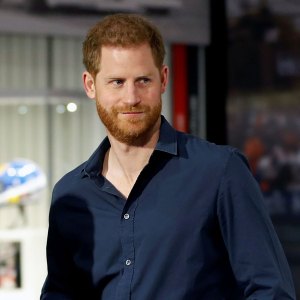 Wants Royals to Have 'Relationships' With Archie and Lili: I Want ‘A Family, Not an Institution’ navy shirt